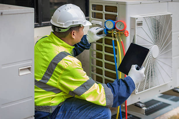 Professional Hvac Maintenance technician working in Roseville, MI